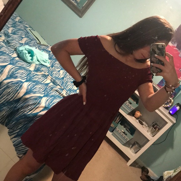 off the shoulder maroon dress - Picture 5 of 6
